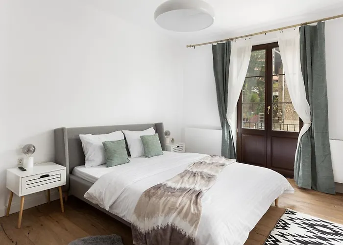 Citadel 58 - Unique In The Old Town, Next To The Citadel And Park Brassó